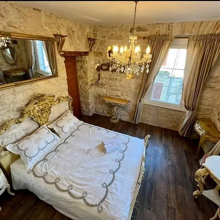 Spectacular View Of The Colloseum Pula